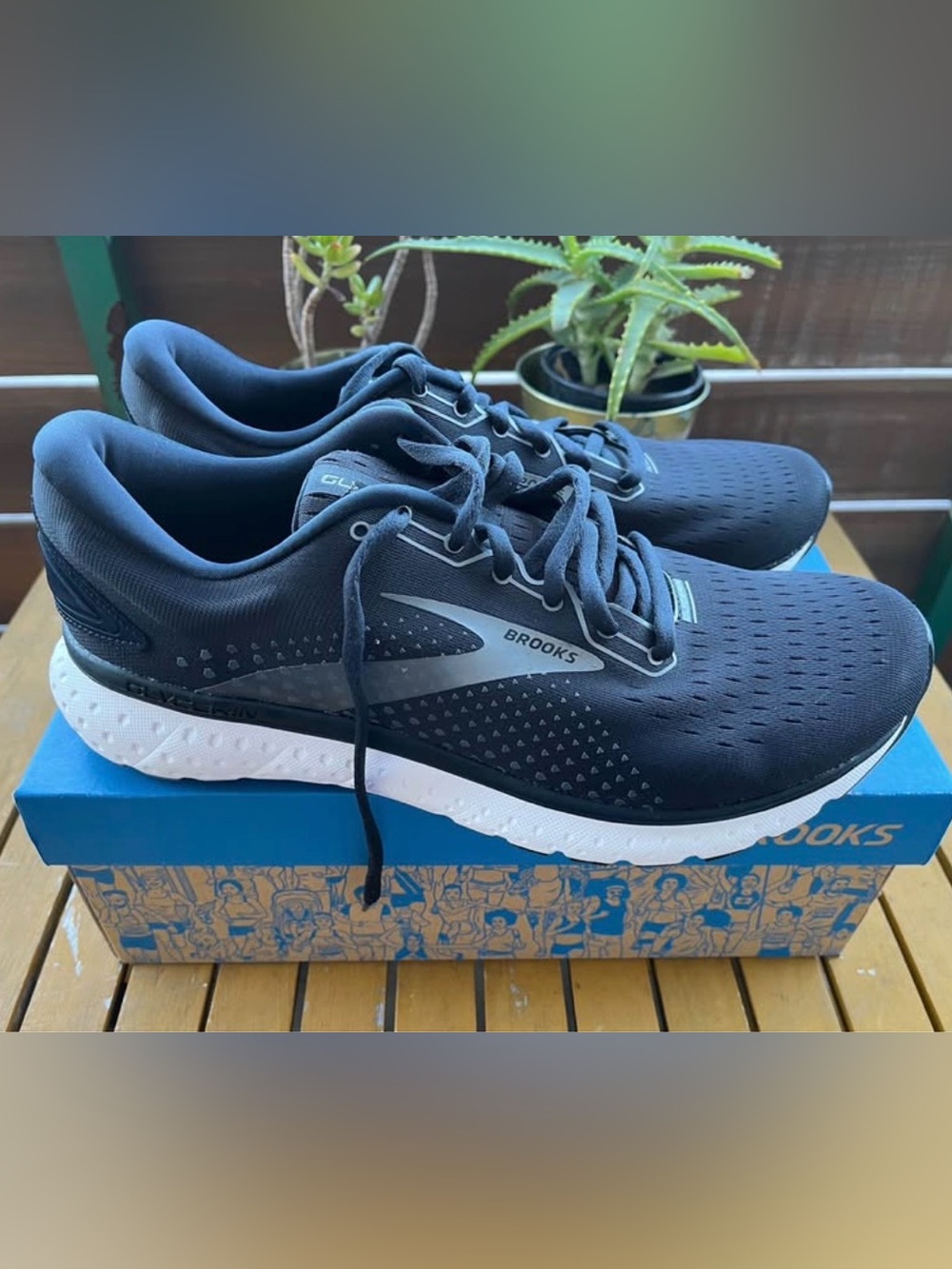 Brooks Glycerin 18 Women’s Black and White Athletic Running Shoes